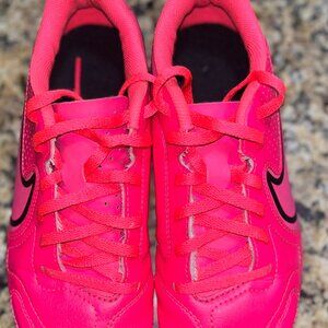 Nike Kids Tiempo Legend 9 Club Soccer Cleats
